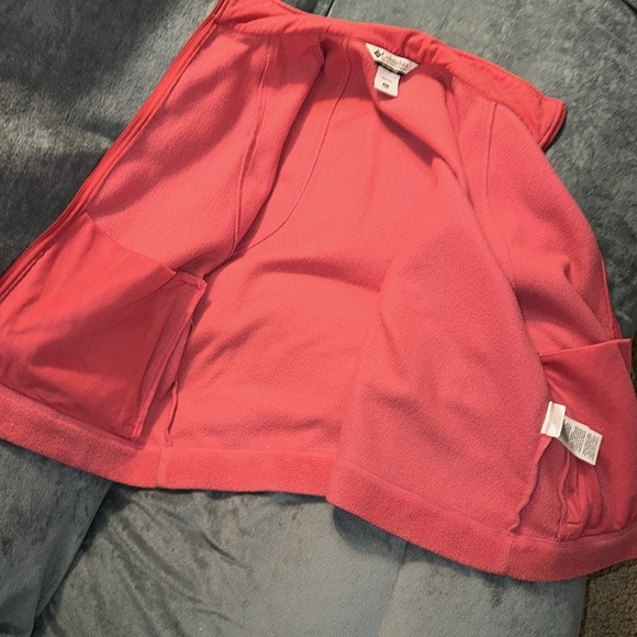 Columbia sportswear company XL women’s pink zippered vest with zip pockets 💕 - Picture 6 of 7